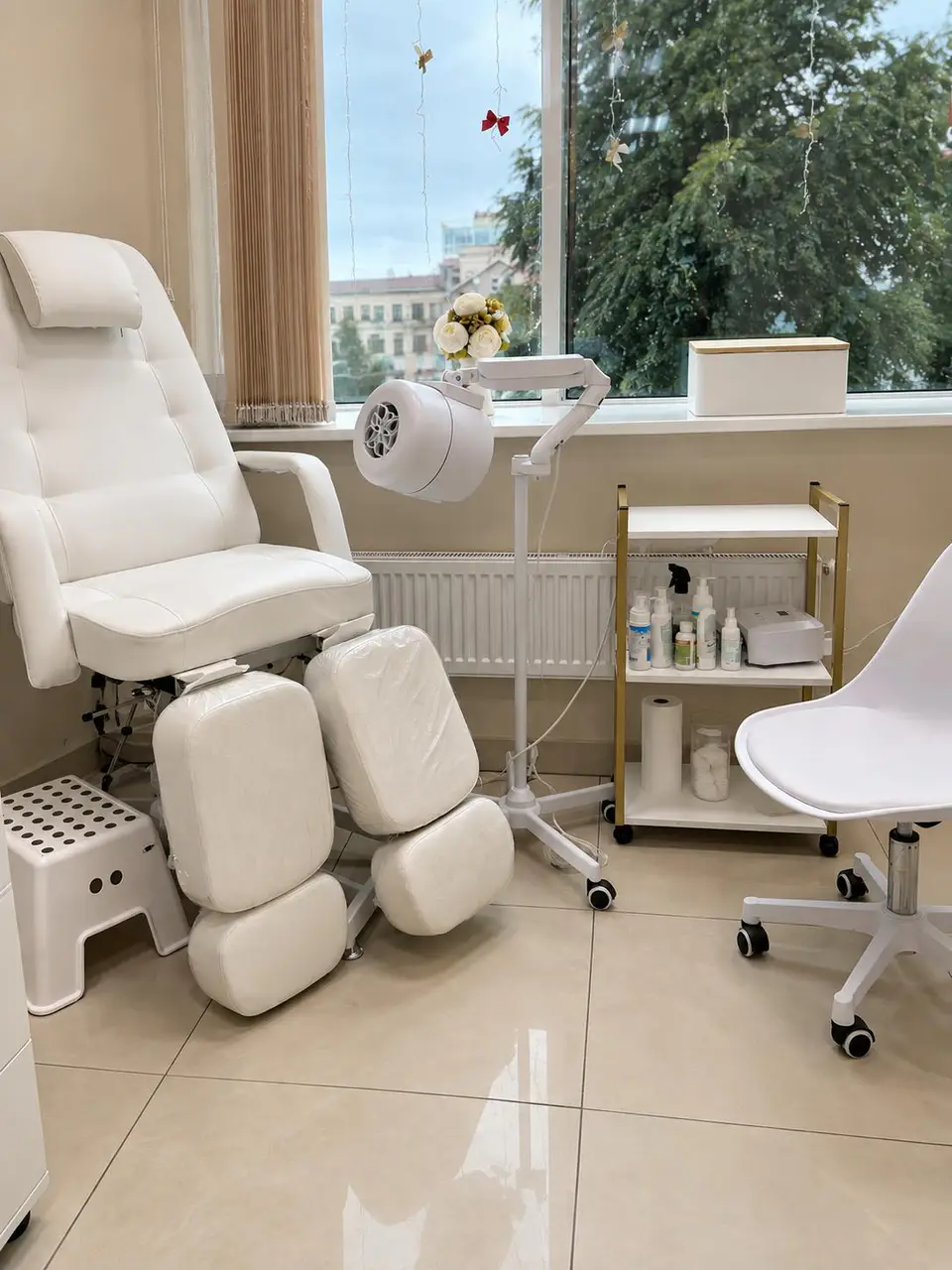 Салон красоты EB Nail Bar - 4