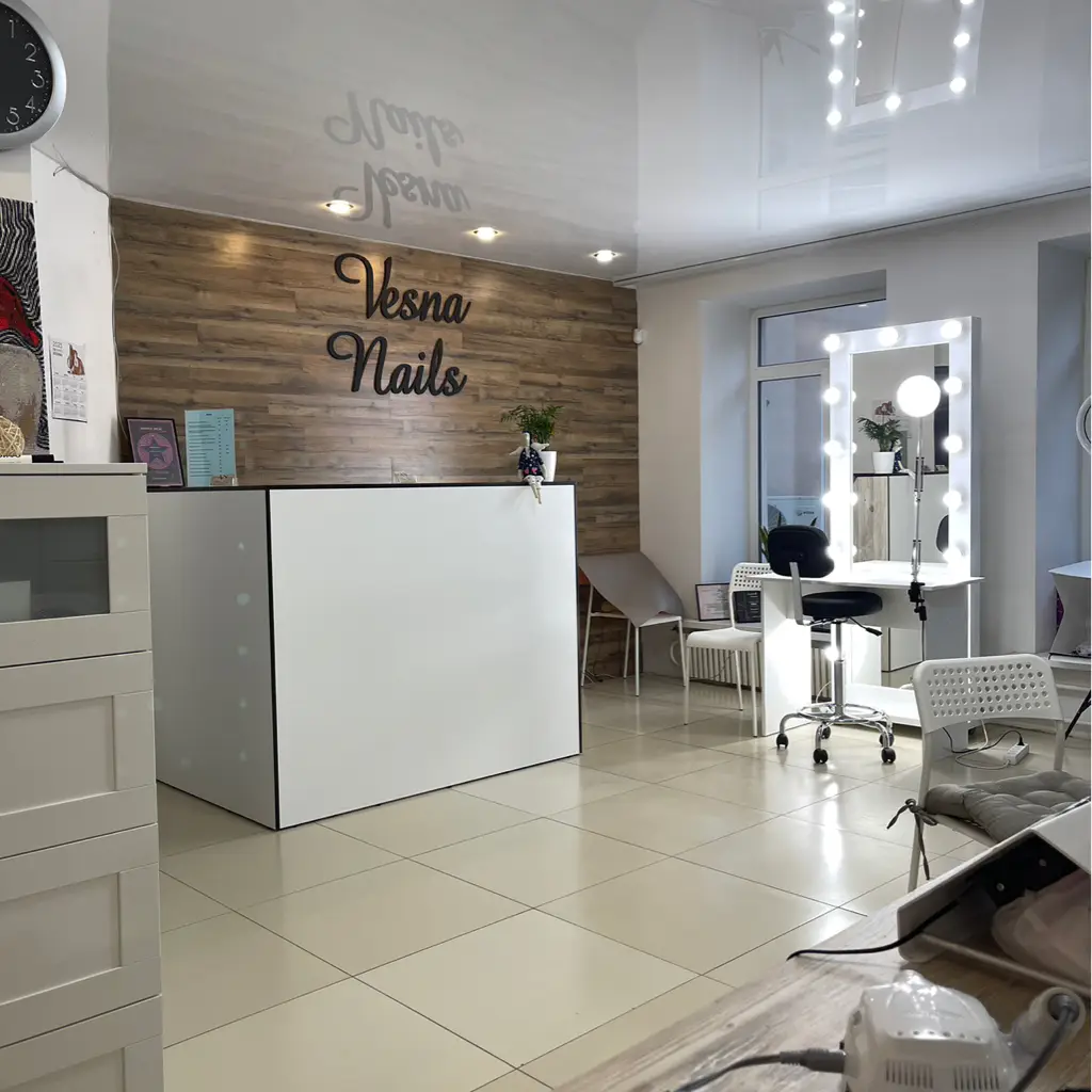 Салон красоты Vesna Nails школа-студия - 6